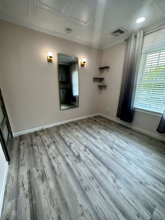 Beautiful spa room available for rent.