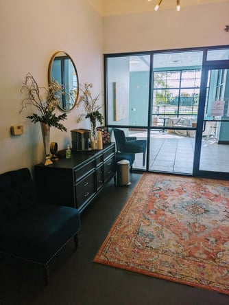 Beautiful Open Concept Salon in Southwest Fort Wayne