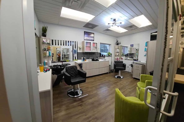 Sola Salon Studios in Bloomingdale, IL – Salon Suite for Rent