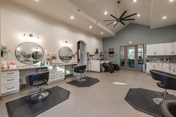 Upscale Salon Suites & Chairs for Rent – Prime Location | All-Inclusive Amenities!