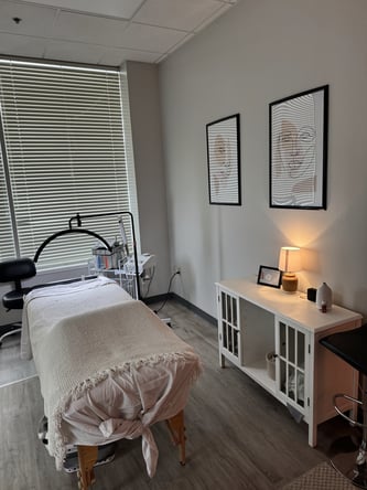 private room for rent for Esthetician