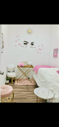 Salon Booth or room for rent