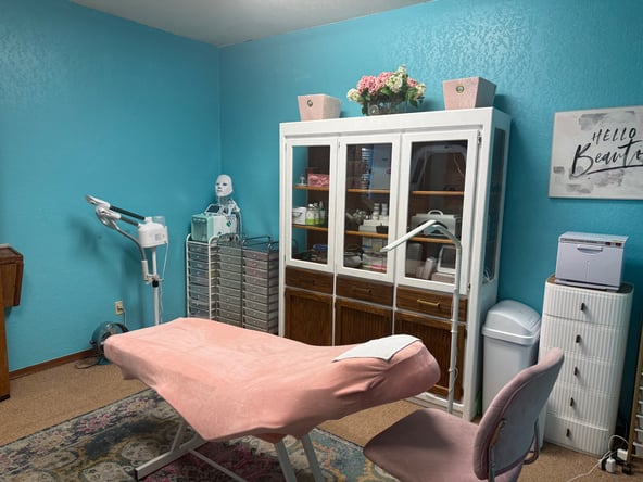 Fully Equipped Private Esthetics Suite – $250/Week | No Commission