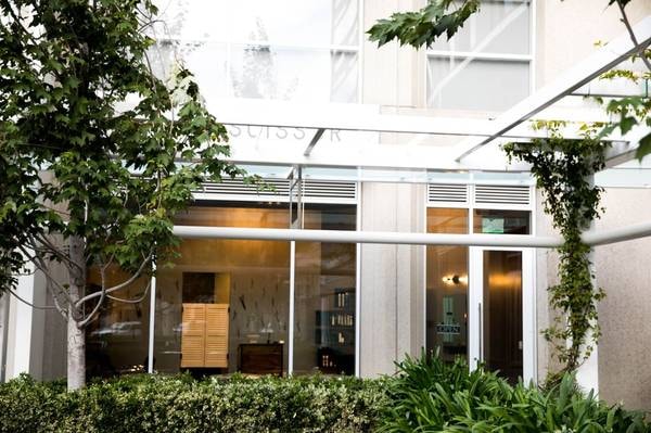 Beautiful Booth Rental Available at Hook & Scissor – SoMa