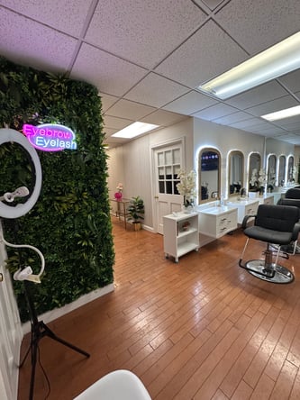 Chair/Booth Rental – Independent Stylist – Weekly & Monthly Options
