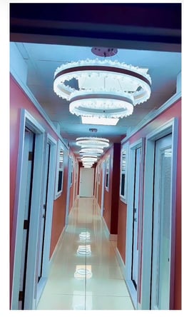 Salons by JE Monthly Rentals $700/Month, Large Suite (133 sq.ft.) $500/Month, Small Suite (80 sq.ft
