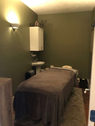 Join Our Team! Salon Chair and Room Rental Opportunities in Frankfort, Illinois