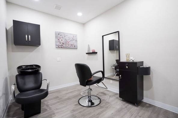 Salon Chair for Rent at Golden Cuts Color – San Rafael, CA