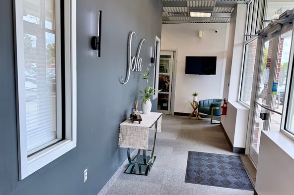 Sola Salon Studios in Strongsville, OH – Salon Suite for Rent
