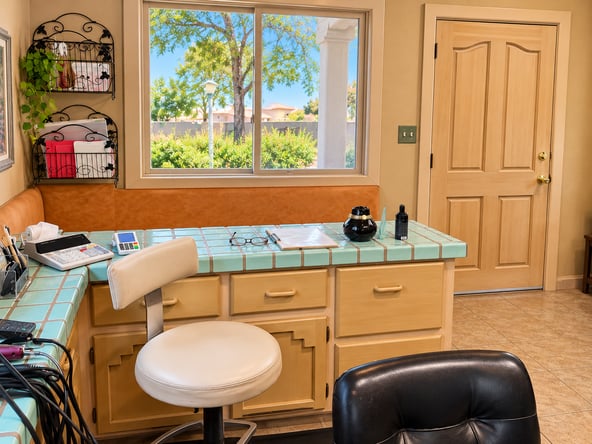 Beautiful Private Salon for Rent in NE Albuquerque | Thurs–Sun | Massage Room Available!