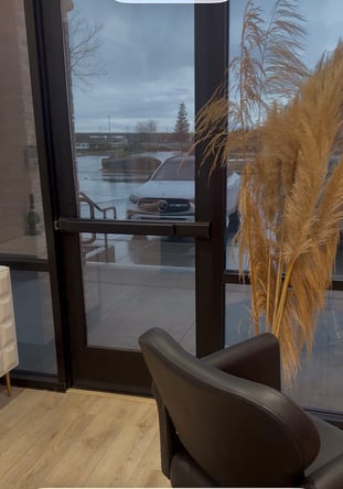 Salon Chair for Rent at Golden Cuts Color – San Rafael, CA