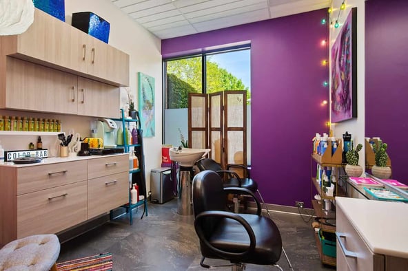 Sola Salon Studios in Elmhurst, IL – Salon Suite for Rent