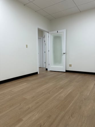 Newly renovated salon suite rentals. Minutes from MO-94, I-70 and 141