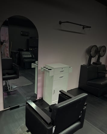 Salon Suites & Hair Station Available – Ideal for Beauty Professionals
