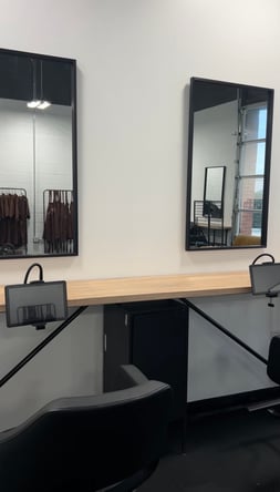 Salon Chair for Rent in Oak Lawn, Dallas – Build Your Clientele!