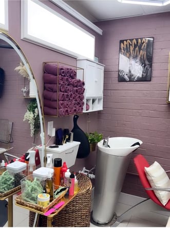 Salons by JE Monthly Rentals $700/Month, Large Suite (133 sq.ft.) $500/Month, Small Suite (80 sq.ft