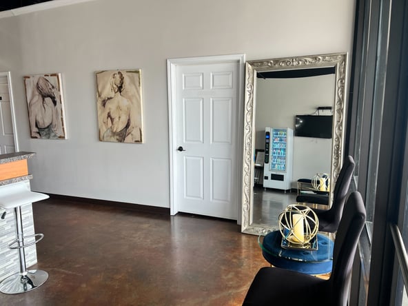 Private Suites at Glo Beauty Bar and Suites (Humble, TX)