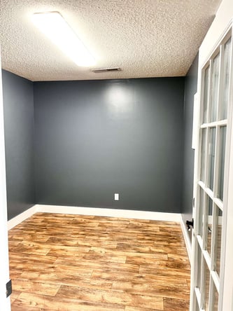 Beautifully renovated in 2023 with wood tone floors and gold light fixtures✨
