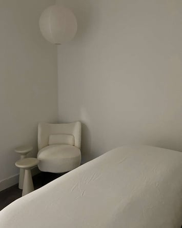 Esthetician Suite Daily Rental in Huntington Beach
