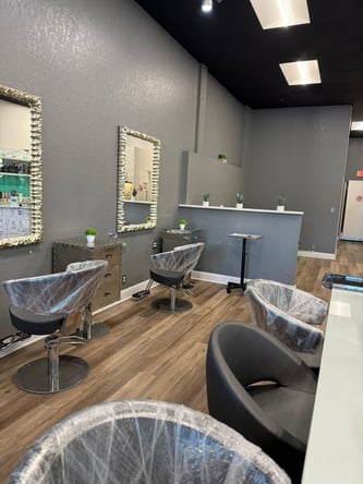 Chair for rent in a beautiful Hair Salon! Coconut Creek