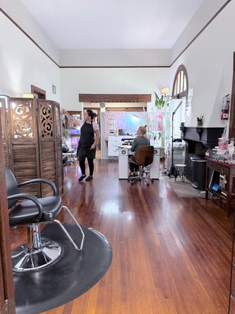 Hair Stations for Rent – Retreat Day Spa, Homestead FL