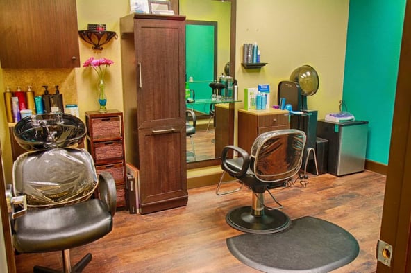 Salons by JC in Pearland, TX – Salon Suite for Rent