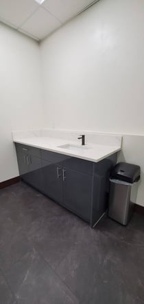 Room & Stations Available for Rent