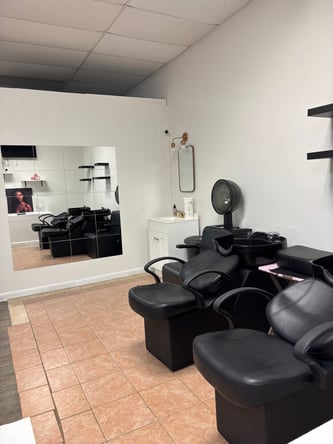 Salon suite and Chair rentals in Lilburn ,Ga