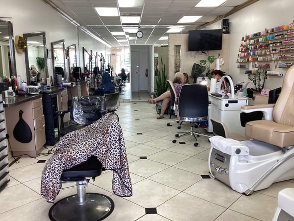 Full service salon Rent hair styling both and lash station
