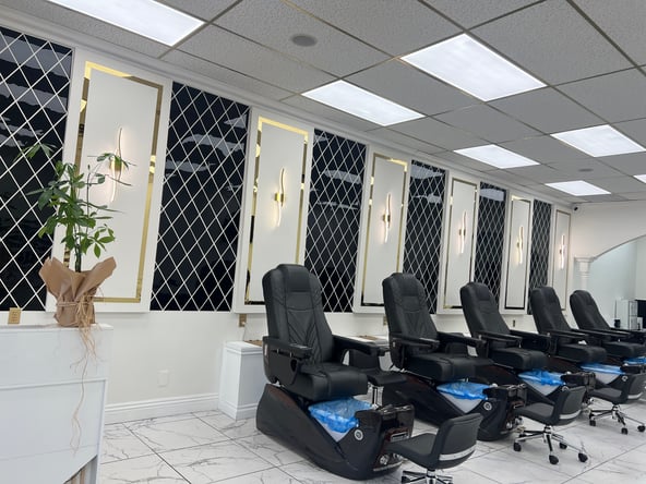 Hair Station for Rent in Burbank — $900/Month