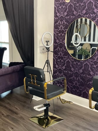 Beautiful Luxury Salon Available!