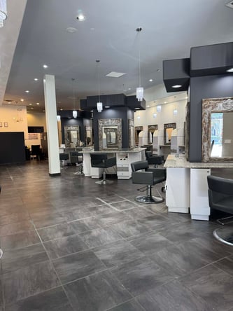 Beautiful Salon chair rental in Santan Village Mall – $250/wk