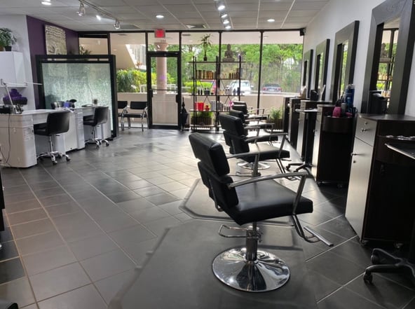 Salon Booth / Station Rental