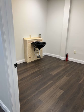 5th Street Beauty Bar Salon Suites Now Available