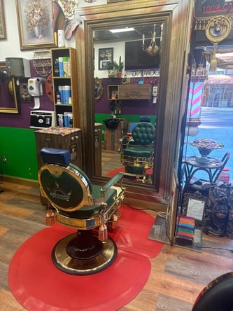 Salon Chair for Rent in Prime Location (Westchester)