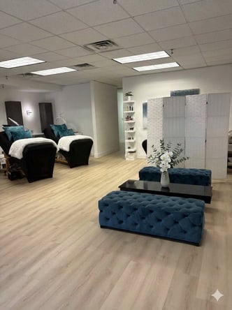 Spacious Private Beauty Suite- South Tampa (First Week FREE!!!)