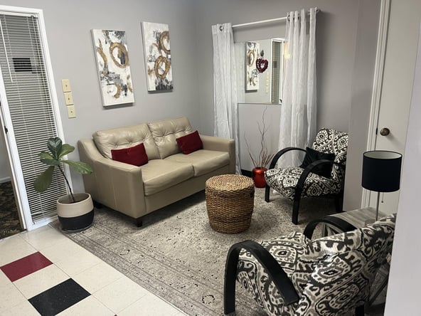 Private 2-Chair Salon Suite for Lease