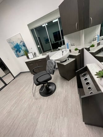 Salon Lofts in Hutto, TX – Salon Suite for Rent