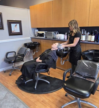 Stylist Chair for Rent in Oswego – $850/month + 1 Month Free!