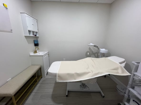 Space for Rent – Perfect for Estheticians, Nurse Injectors, Massage Therapists, and Class Instructor
