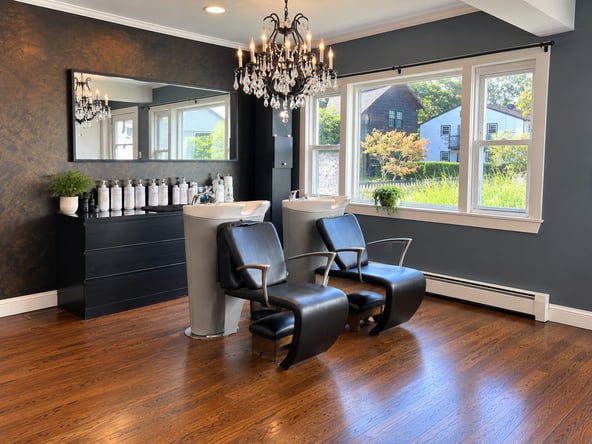 Independent Chair rentals at Spazzo Salon $250-300/week