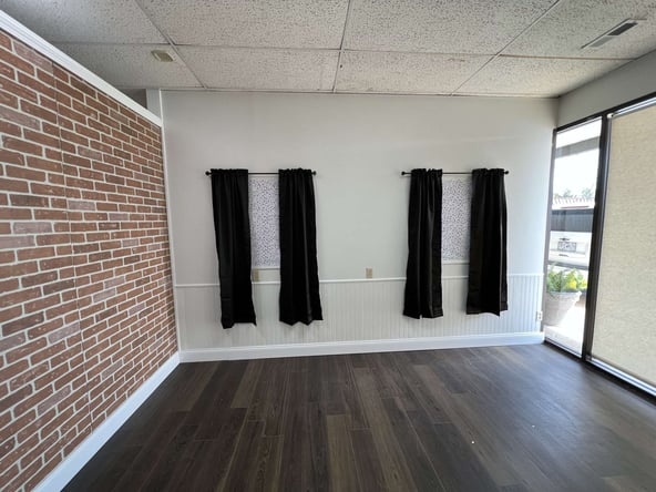 5th Street Beauty Bar Salon Suites Now Available