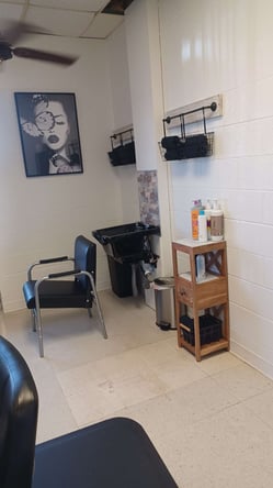Booth rental in Busy Salon in Portland Texas