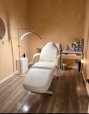 Private Salon Suites for Rent in Casselberry, FL – Move-In Specials!