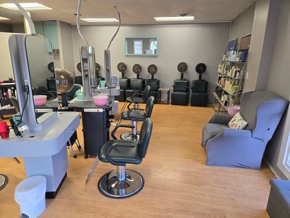 4 Chairs Available – Quiet Salon