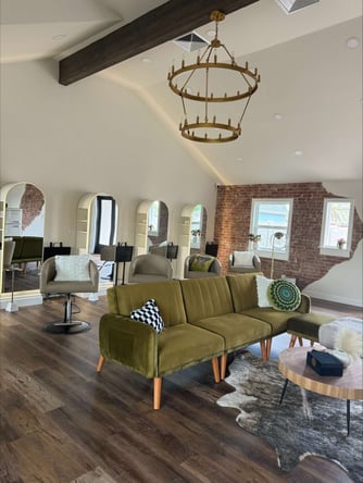 Are you in search of a salon home where you can create your art freely?