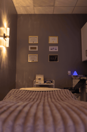 Professional Luxury Salon Stations & Private Rooms for Rent in Corona ca