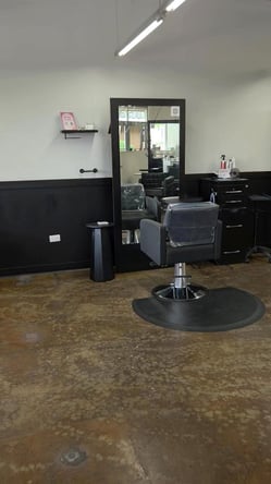 Salon Chairs and Private Suites for Rent in Trinity, FL