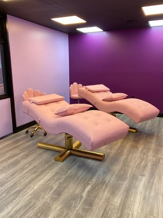 Nail Stations/Lashes/Permanent Makeup/Medical Spa Room for Rent