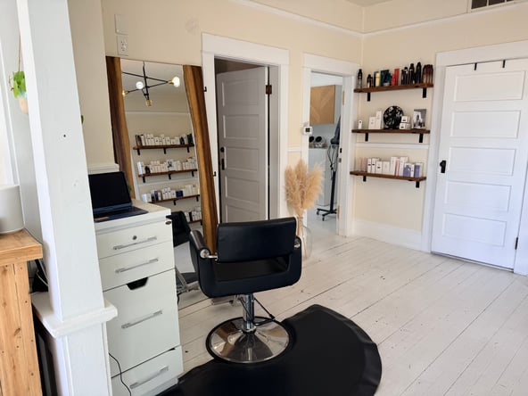 CHAIR RENTAL AVAILABLE DOWNTOWN LAKE OSWEGO, OR